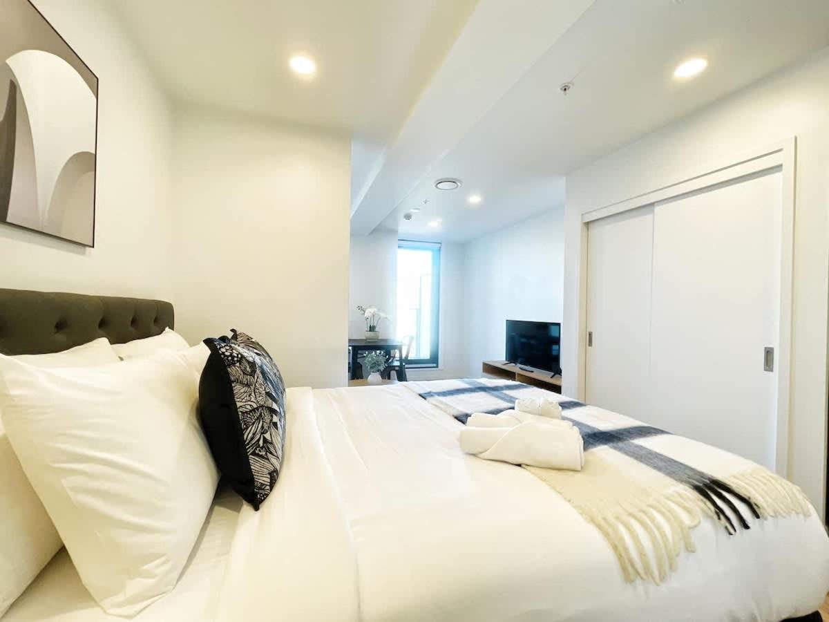Фотография 10: Chic & Comfy 1 Bed Studio vs Gym Pool & Sauna In CBD Near Skytower