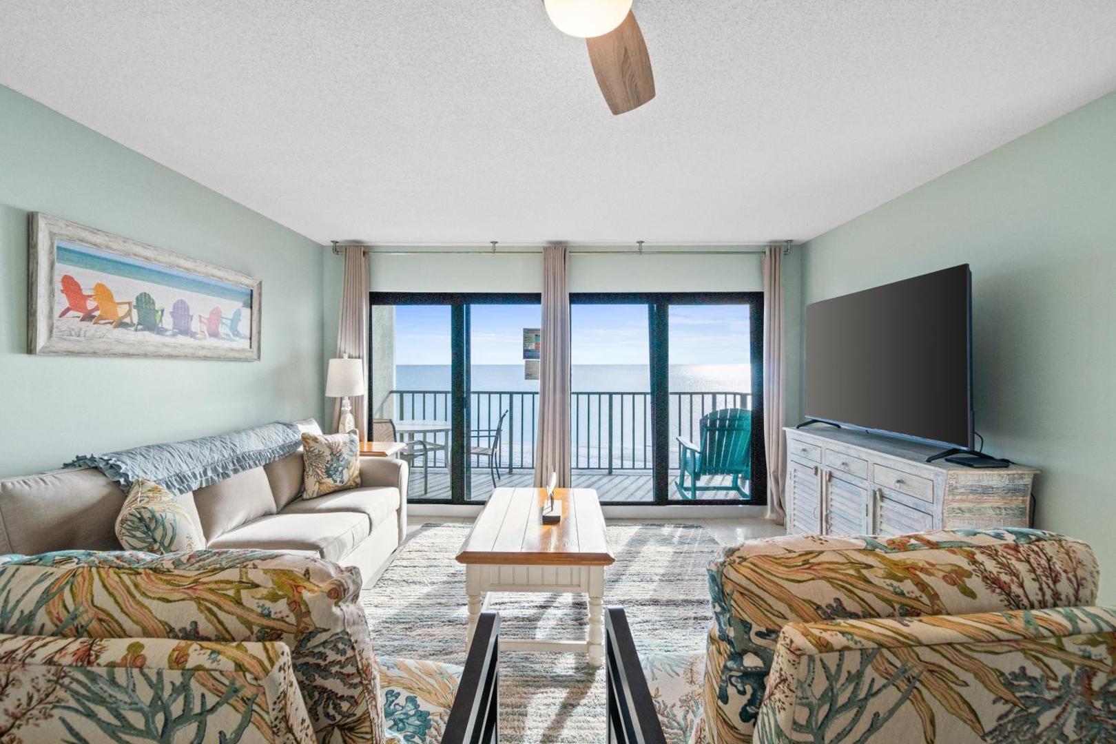 Fotografie 5: Commodore Resort #507 by Book That Condo