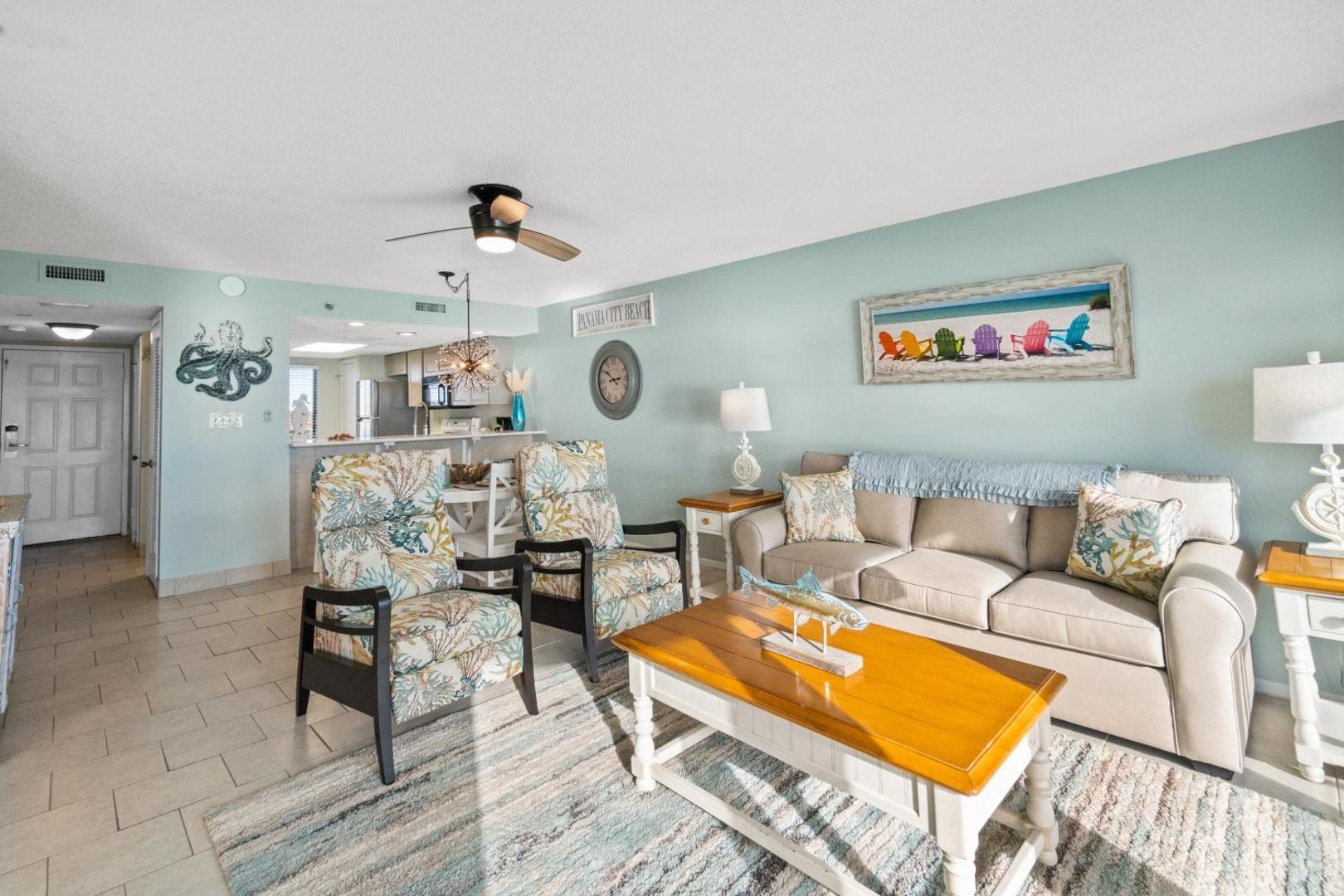Fotografie 7: Commodore Resort #507 by Book That Condo