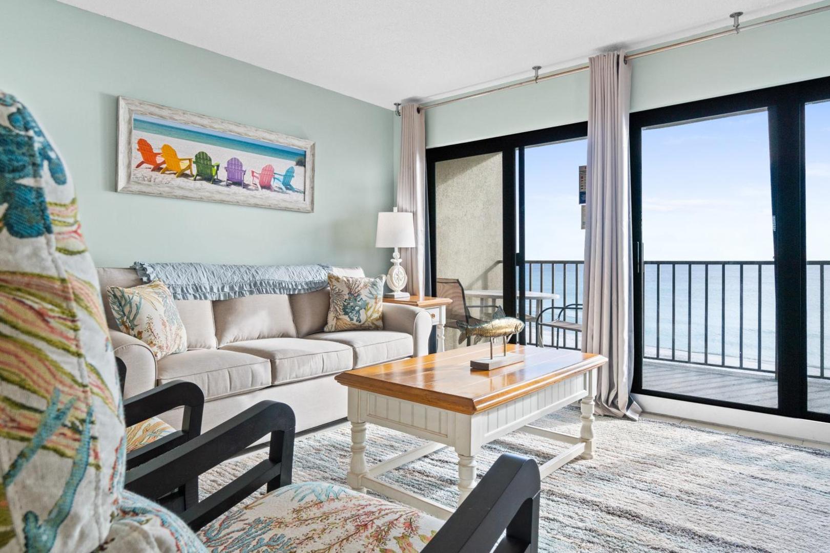 Fotografie 9: Commodore Resort #507 by Book That Condo