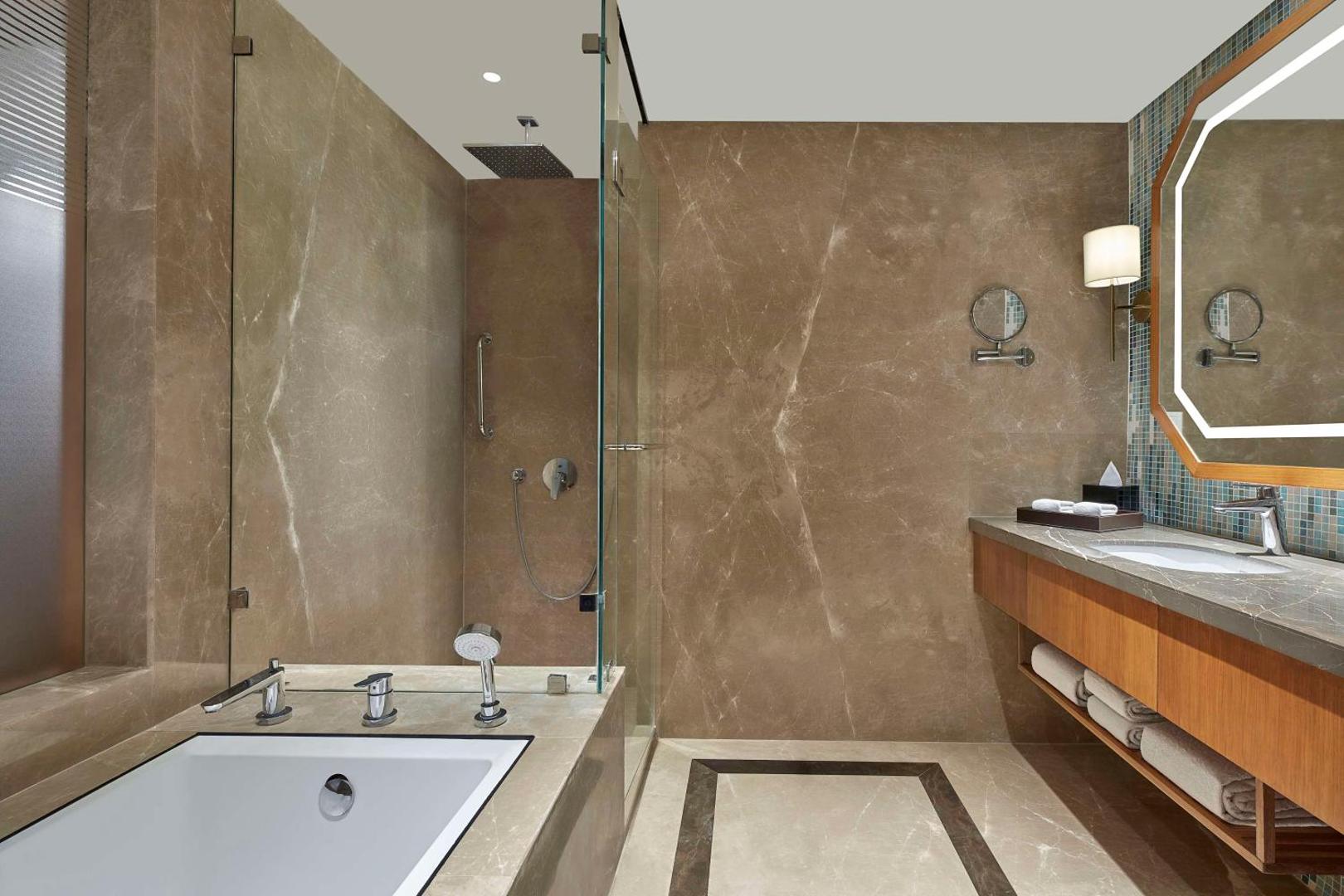 Doubletree By Hilton Varanasi photo 10