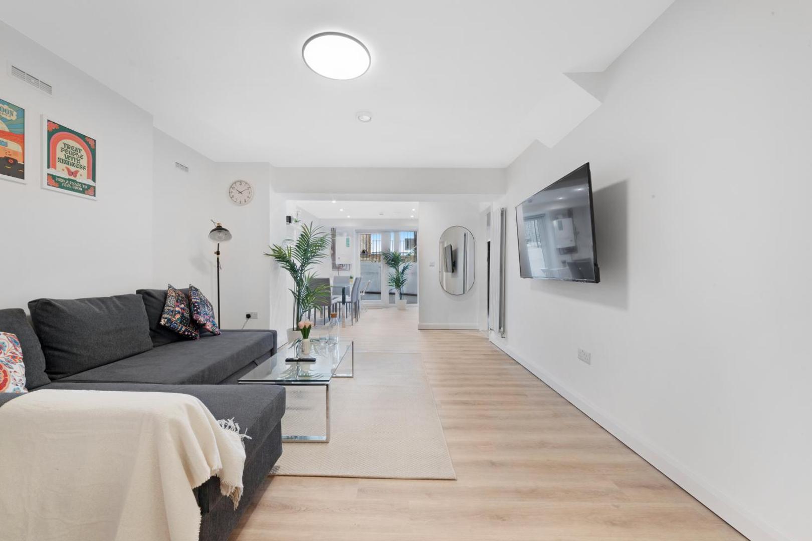Bild 2: Flat in Dalston, London