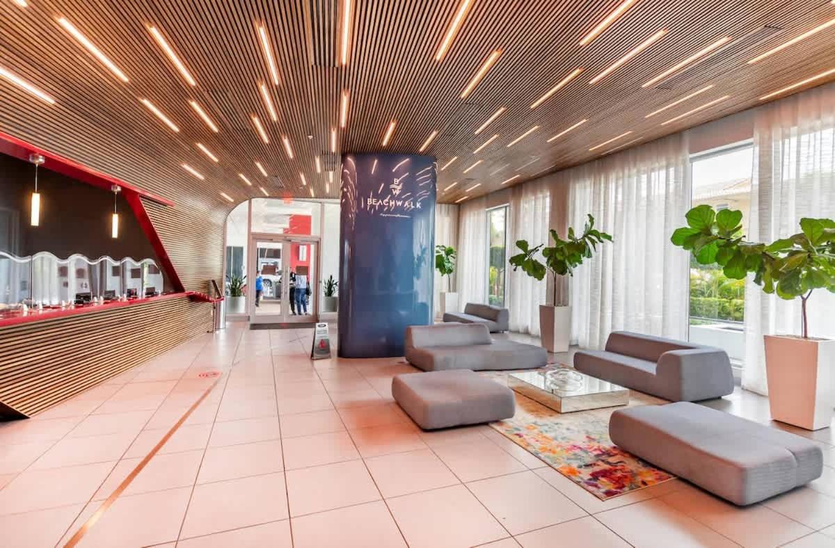 Fotografie 7: 2 Bed & 2 Bath at Beachwalk Pool Gym Beach on 19th
