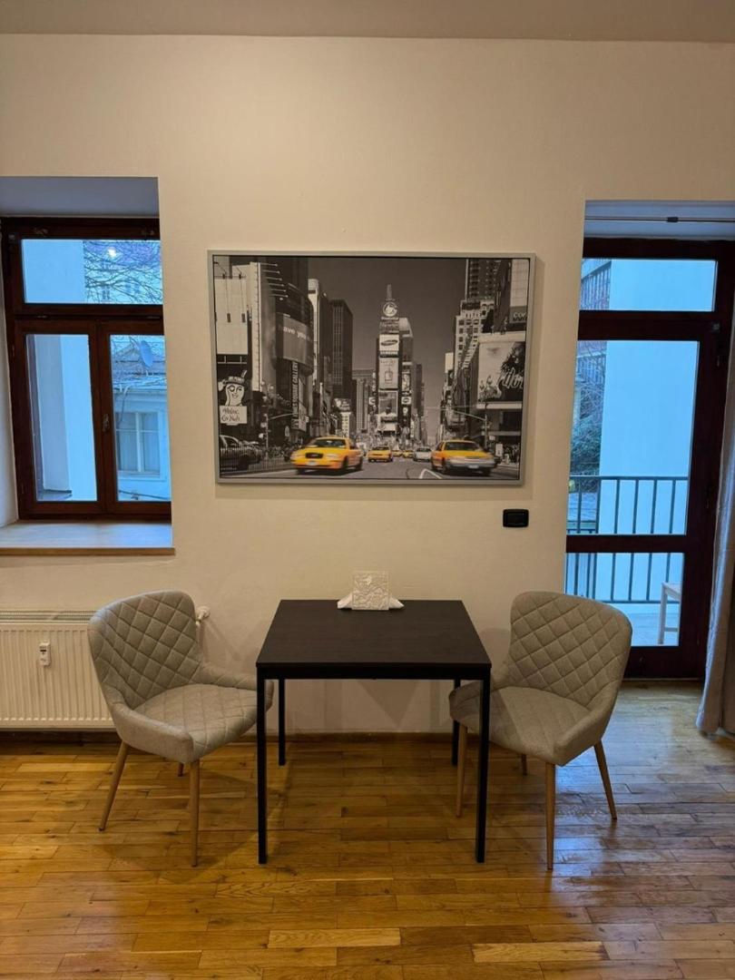Zdjęcie 4: Studio - Sleeps 2 -Smoking on balcony - Pets -Wifi