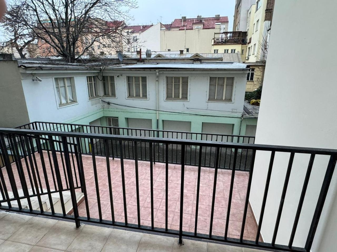 Zdjęcie 5: Studio - Sleeps 2 -Smoking on balcony - Pets -Wifi