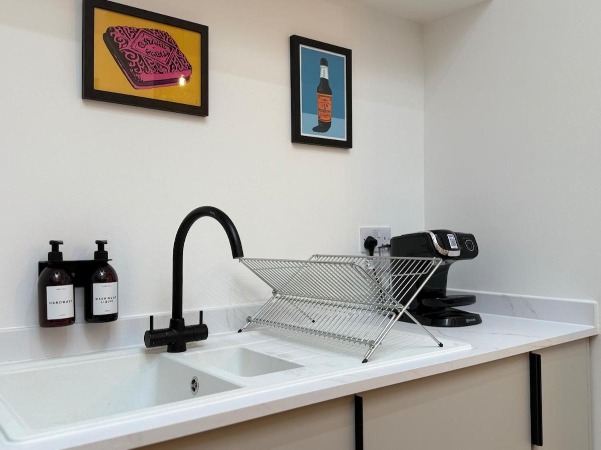 Foto 10: Spacious, Worcester city centre 2 bedroom apartment