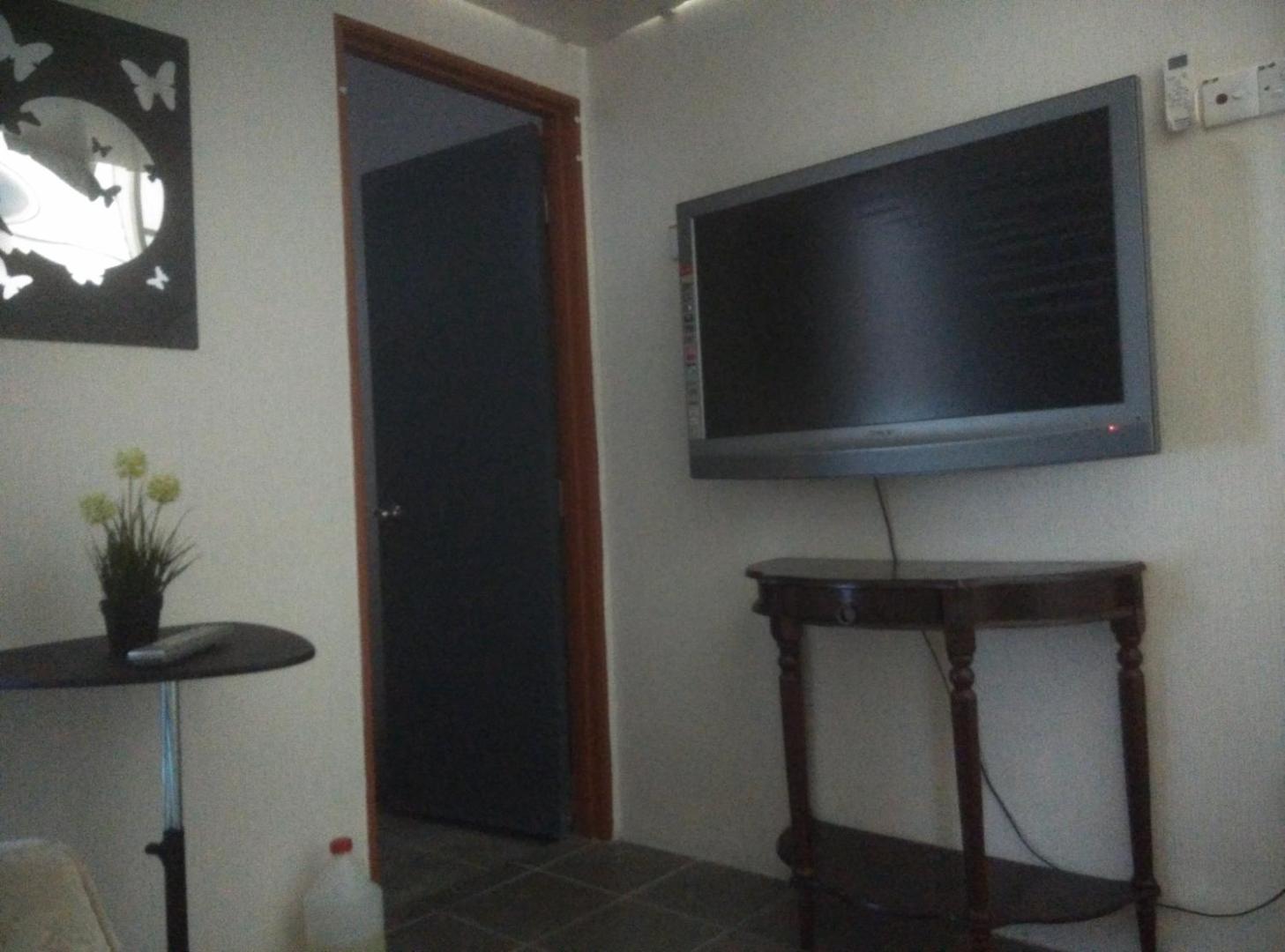 Kuva 9: Mini Studio, next to LRT MRT