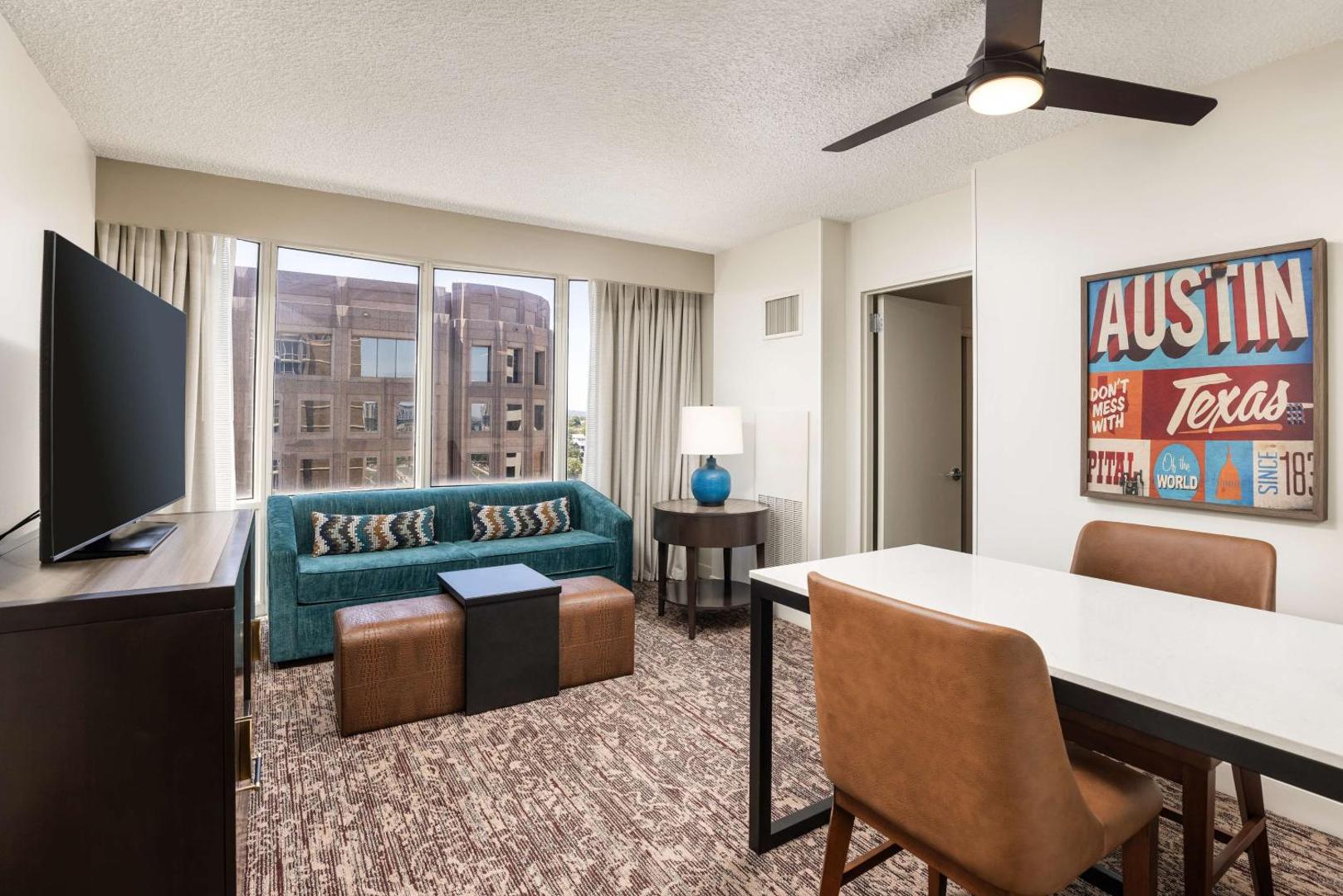 Foto 3: DoubleTree Suites by Hilton Austin Downtown Capitol