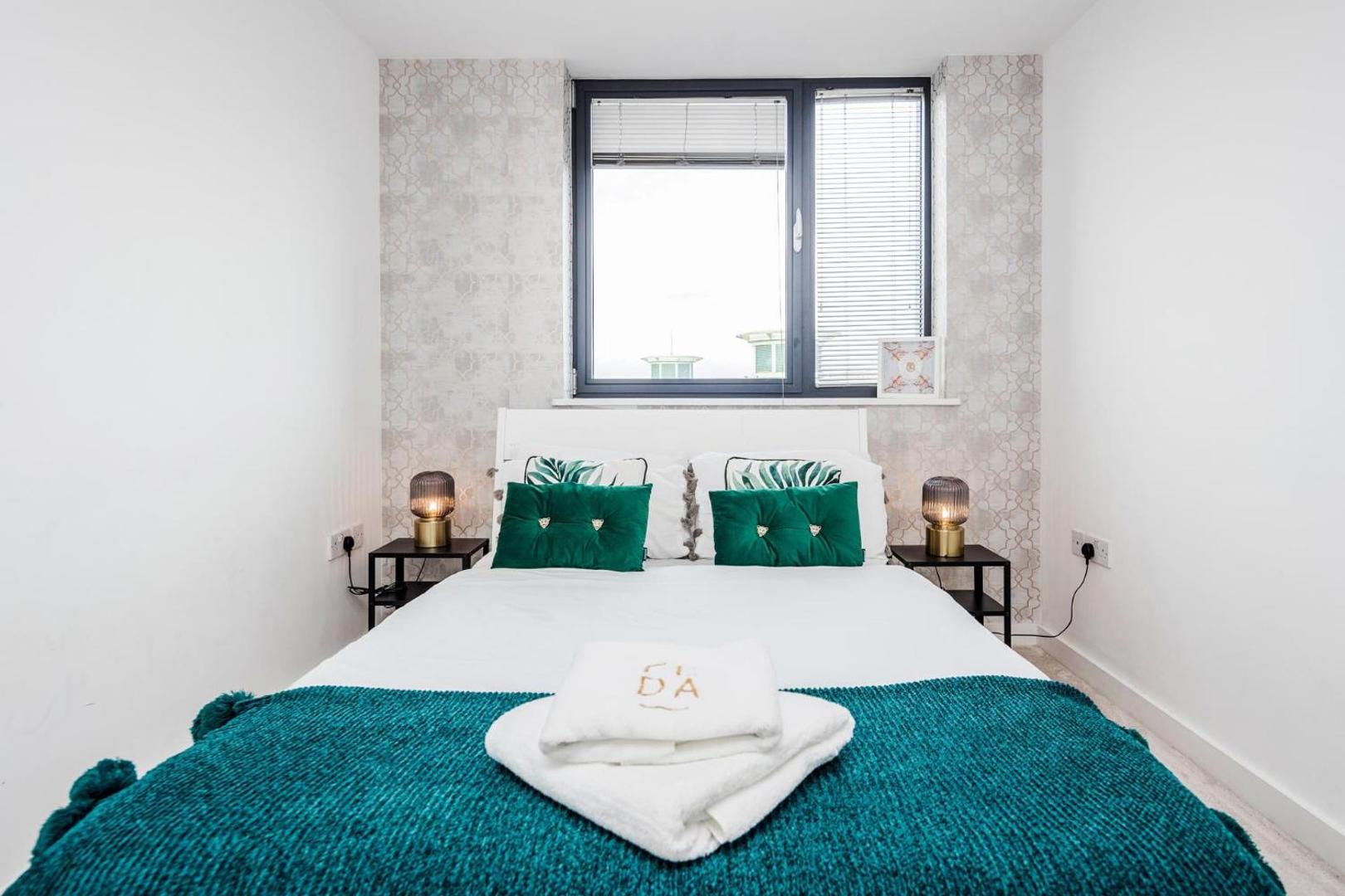 Billede 2: Basildon - 2-Bed - Sleeps 5 - Near Train Station