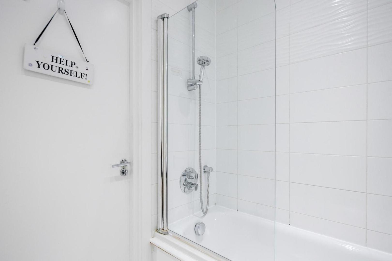 Billede 8: Basildon - 2-Bed - Sleeps 5 - Near Train Station