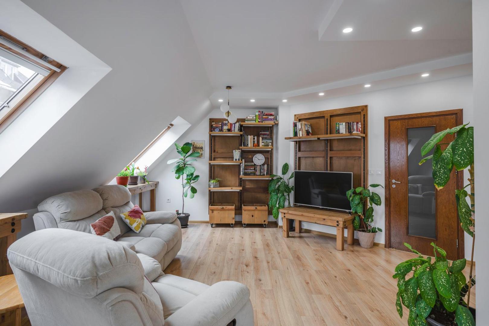Foto 6: Charming & Cozy 2BD Apartment with Natural Light by Flat Mаnager