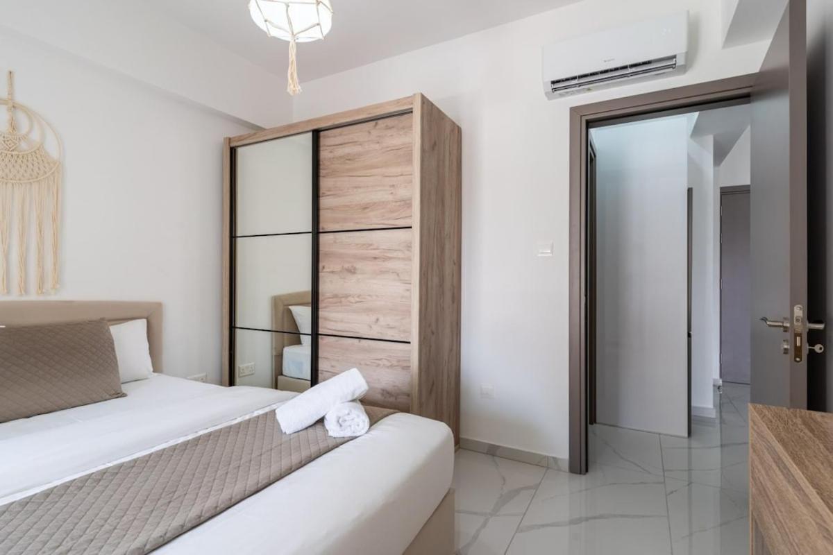 Фотография 6: Infinity - One-Bedroom Apt W Terrace in Larnaca