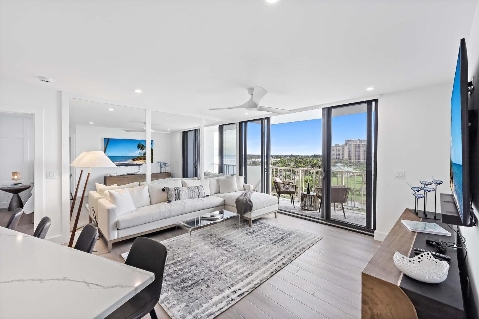 Foto 3: Beachfront condo with views of beach and spacious pool