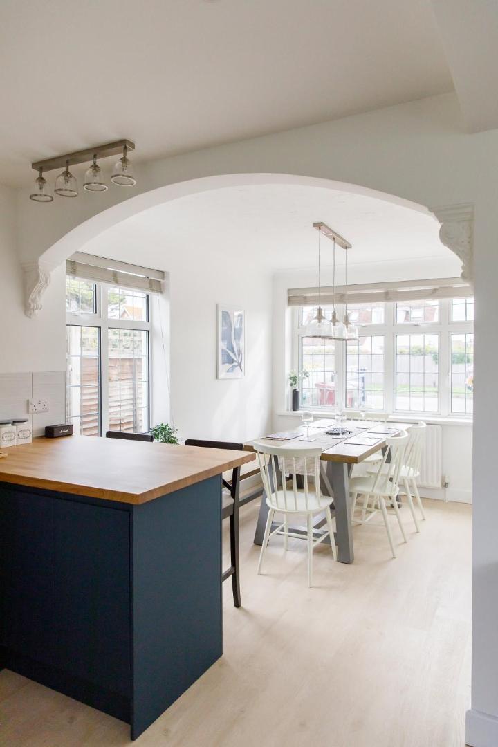 Fotografie 8: Bright & Modern 4 br House 100 metres from Beach