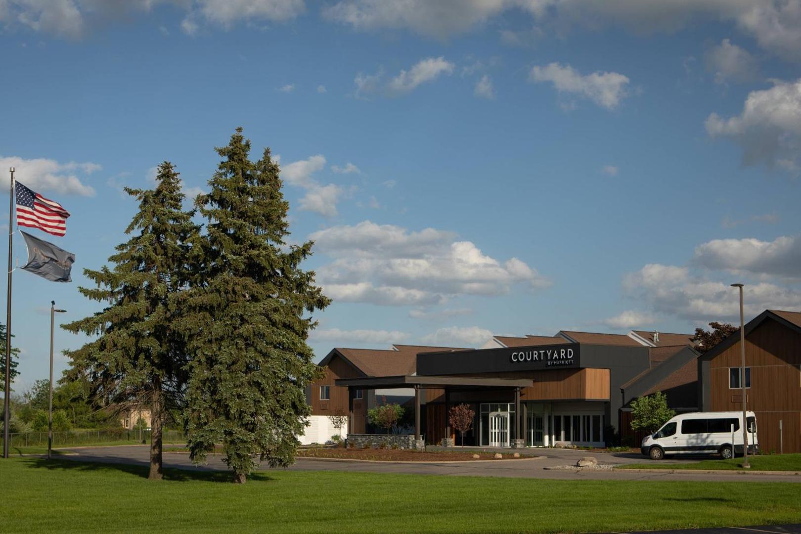 Foto 2: Courtyard by Marriott Lansing