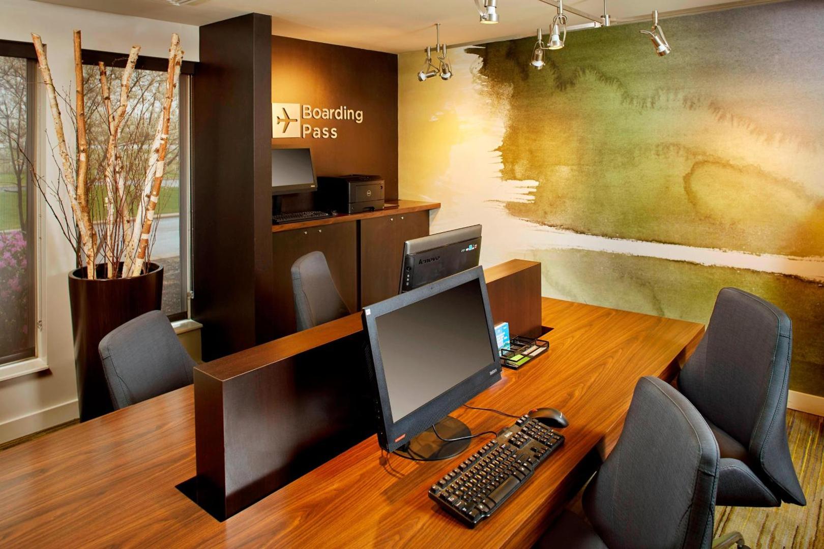 Foto 9: Courtyard by Marriott Lansing