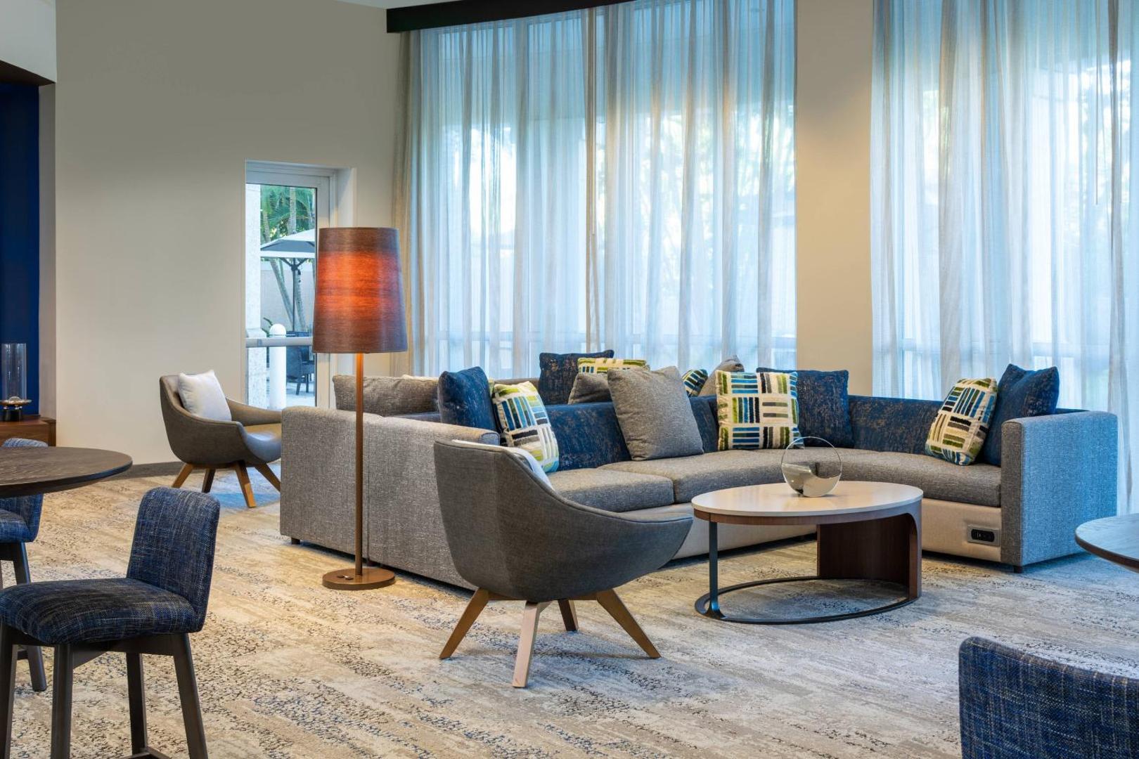 Courtyard by Marriott Fort Lauderdale Airport & Cruise Port photo 6