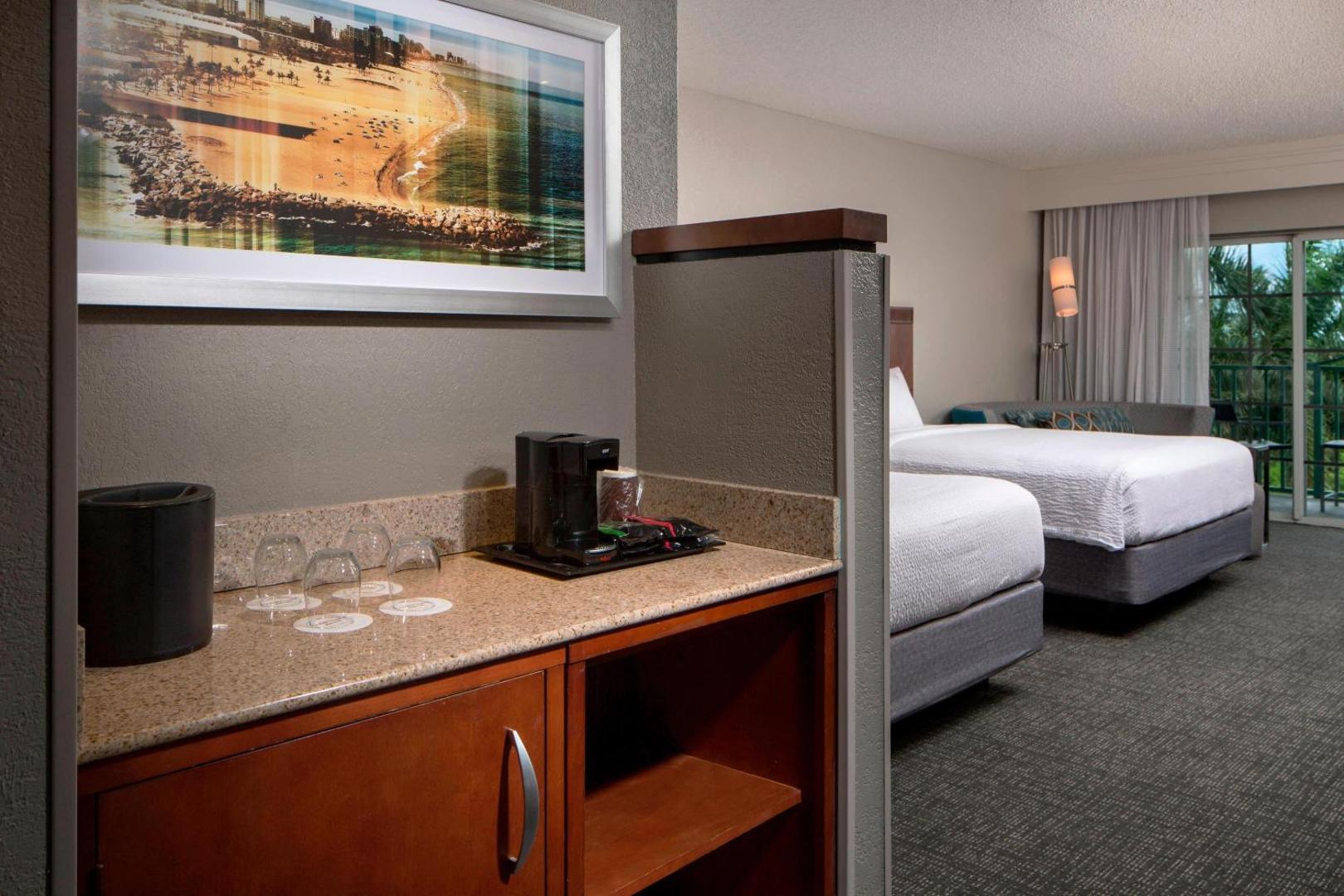 Courtyard by Marriott Fort Lauderdale Airport & Cruise Port photo 9