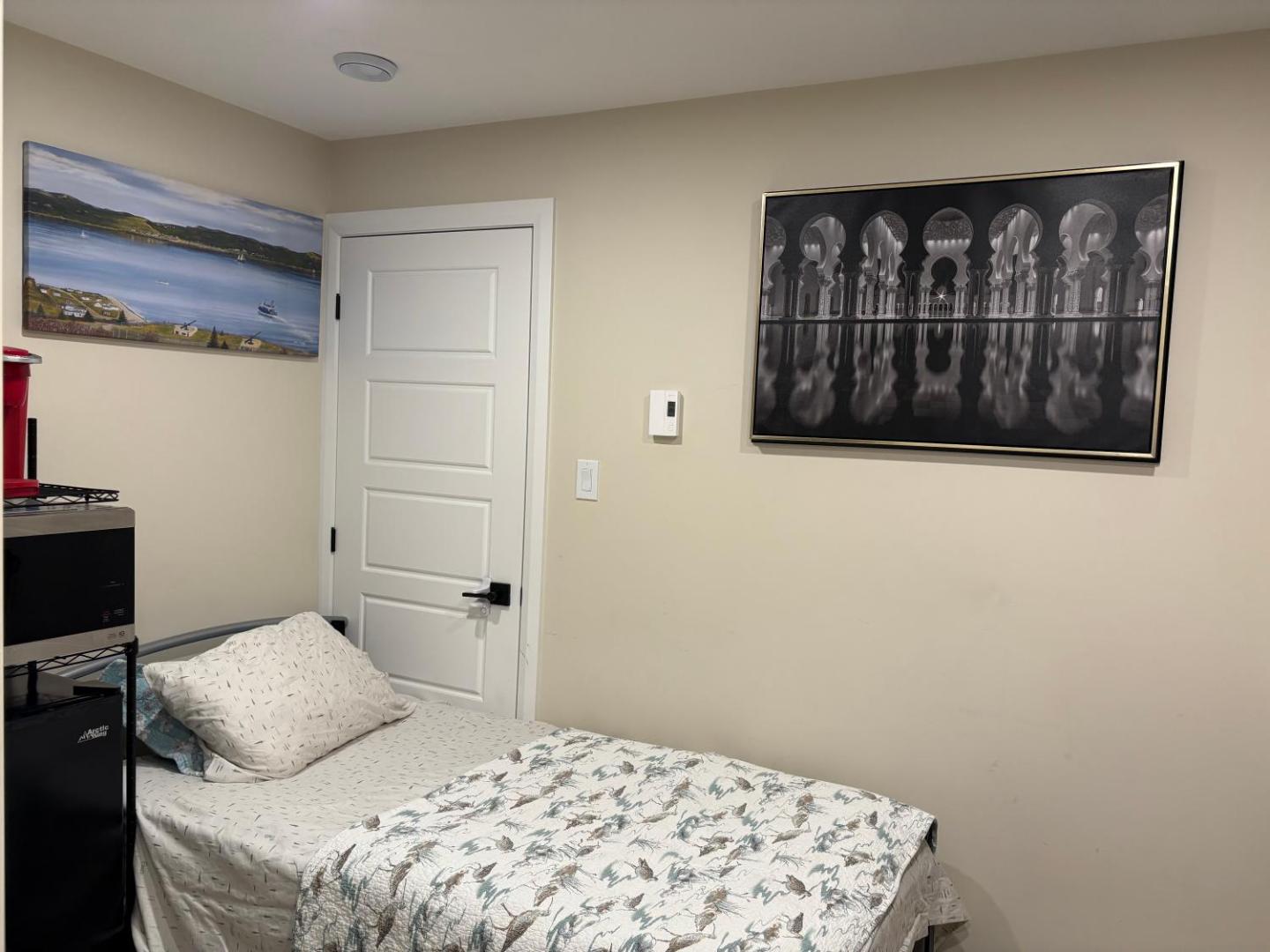 Fotografie 5: Studio unit with private entrance, 2 bed 1 bath