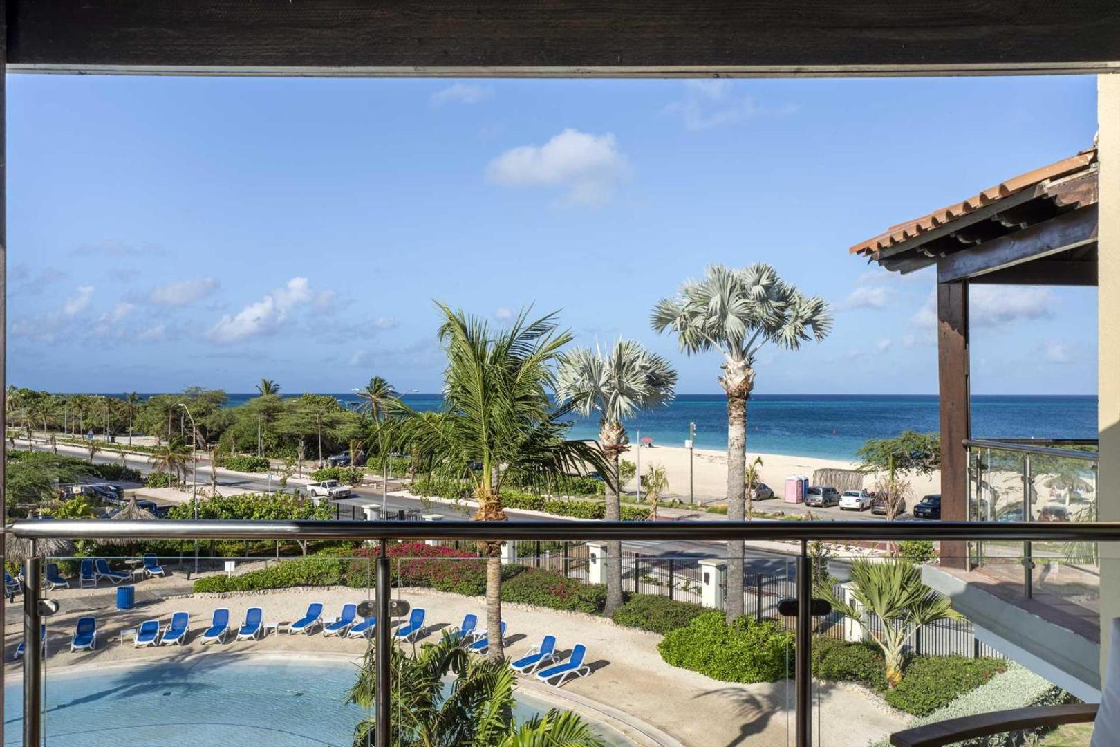 Foto 2: Beachfront - Eagle Beach - Sapphire 2BR condo E322