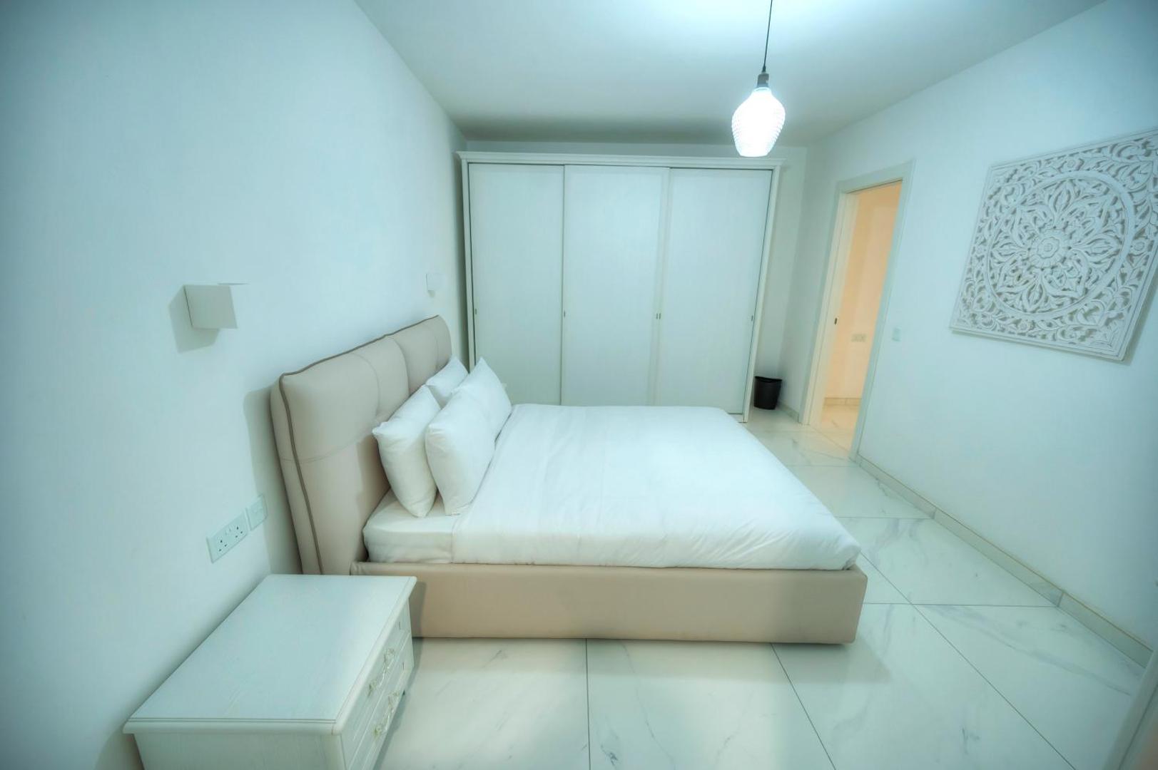 Foto 5: Stylish & large 2 bedroom with internal yard DCUT1-1
