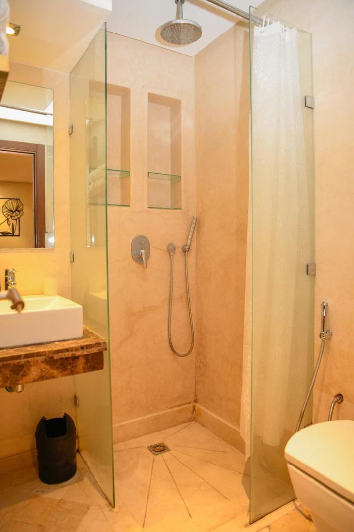 Φωτογραφία 10: Chic & Modern in City Center - Pool, IPTV & Comfort