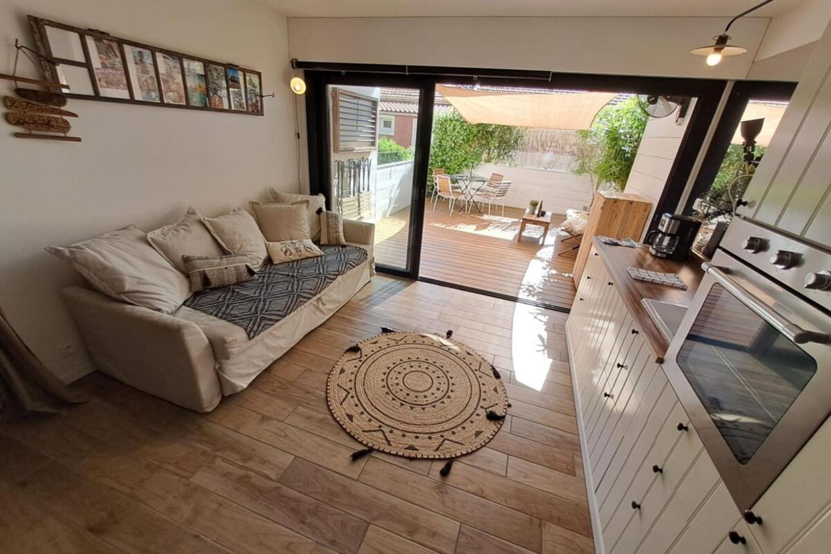 Fotografie 2: T2 with terrace in La Fossette