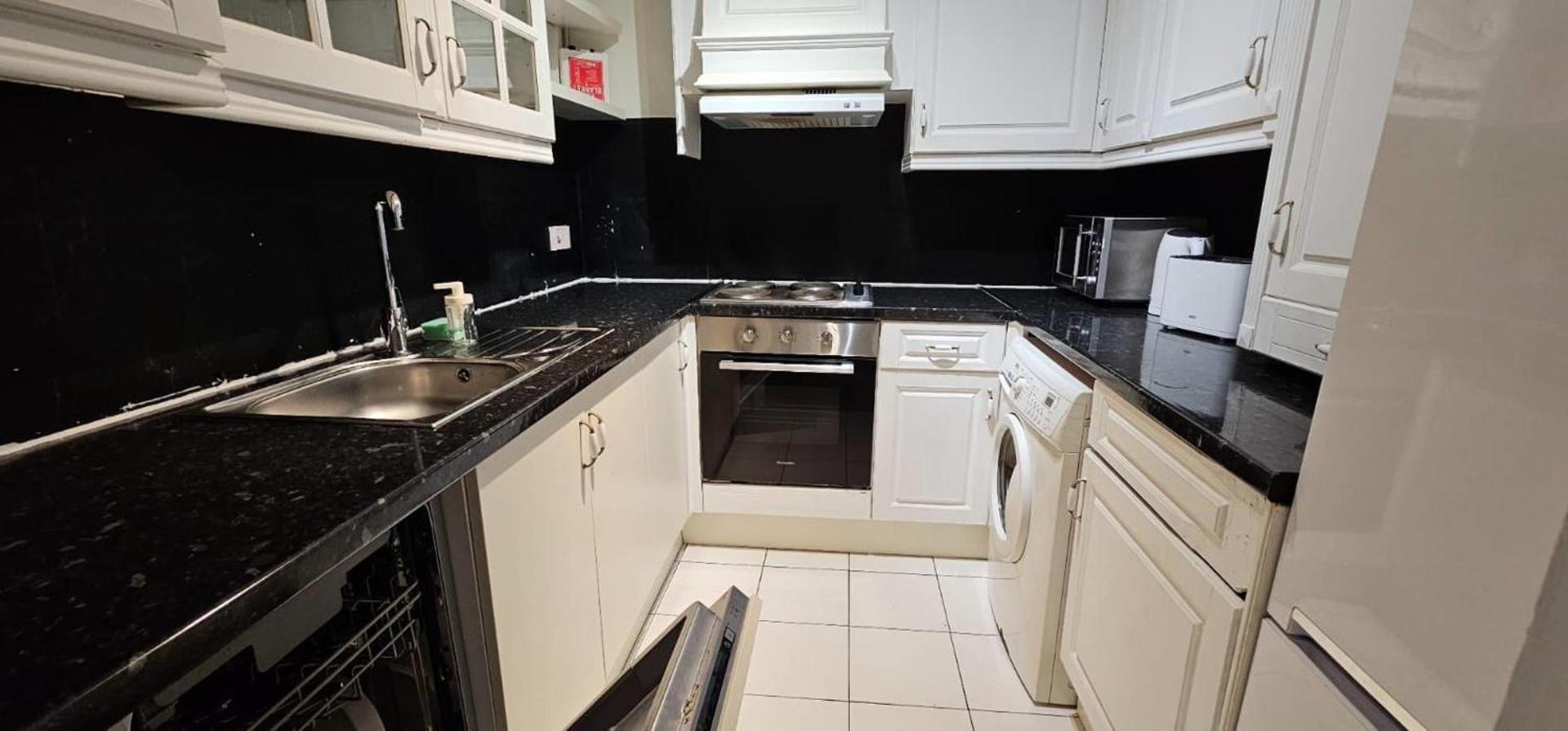 Foto 4: 2 Bed Flat - Sleeps 4 - Parking - Balcony - Wifi