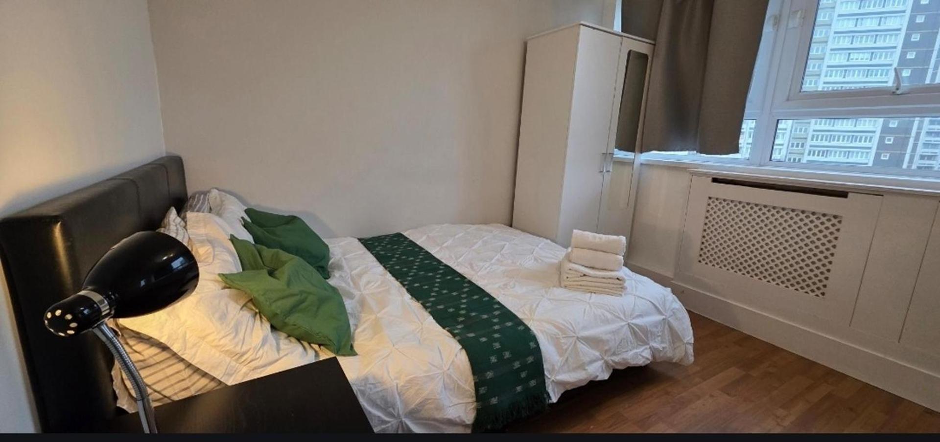 Foto 7: 2 Bed Flat - Sleeps 4 - Parking - Balcony - Wifi