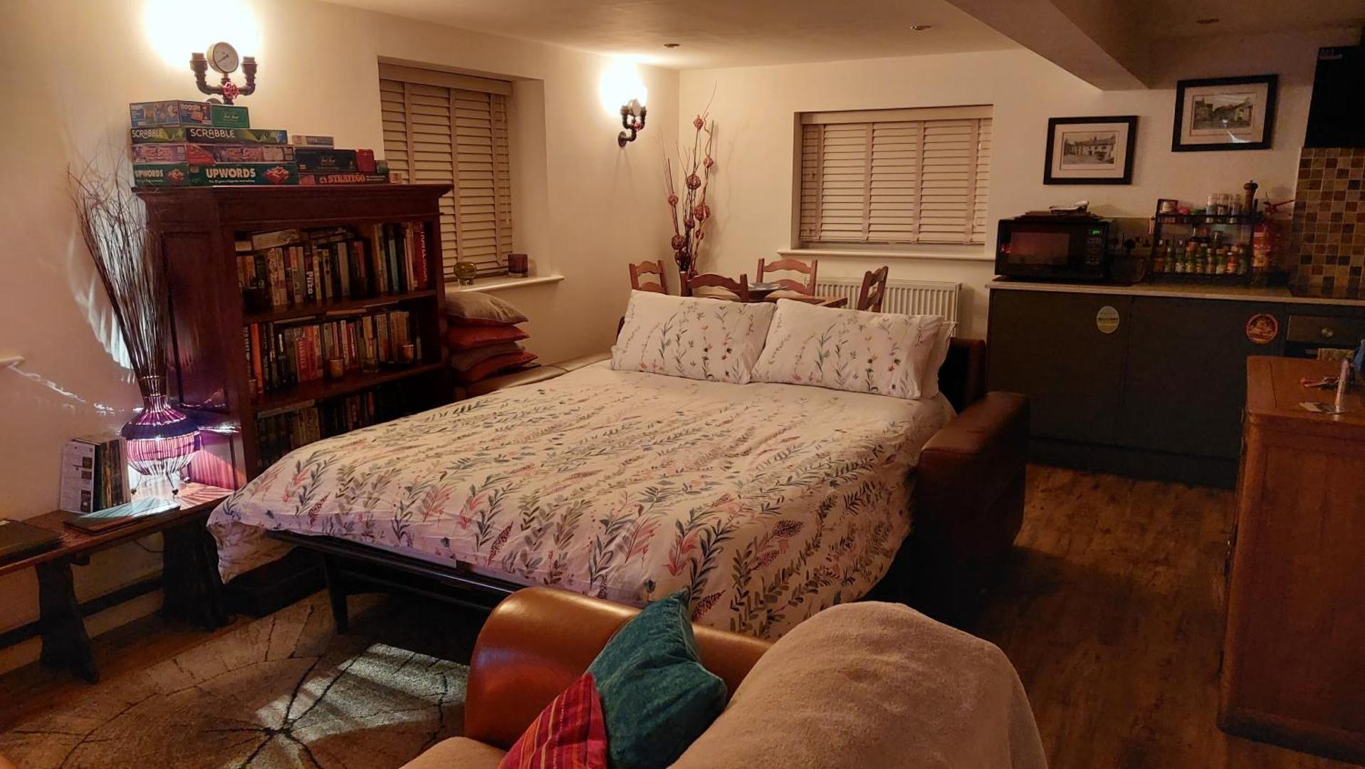 Billede 10: 1 Bed Flat - Sleeps 4 - Garden - Parking - Wifi