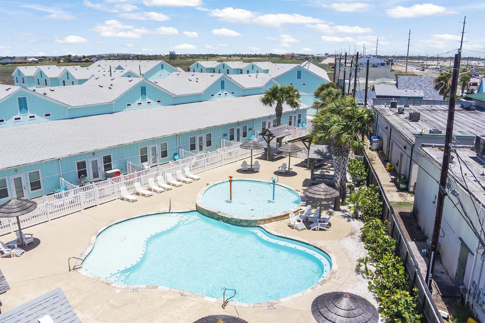 Billede 4: Large Pool, Near the Beach, 5 Bedroom, Pet-Friendly, Patio, Grill