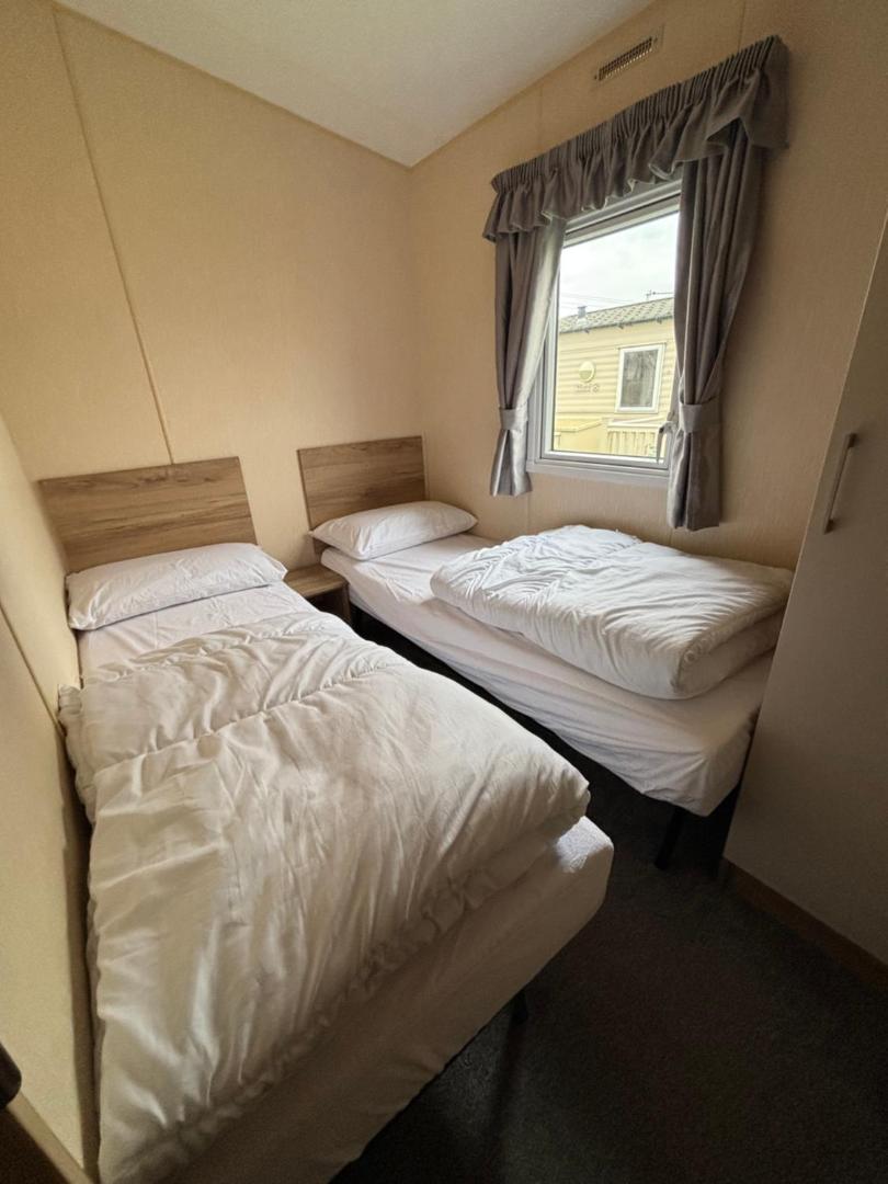 Billede 7: Jay 28, California Cliffs, Parkdean, Sleeps Eight, Free Wi-Fi, Pet Friendly, Bed Linen and Towels Included