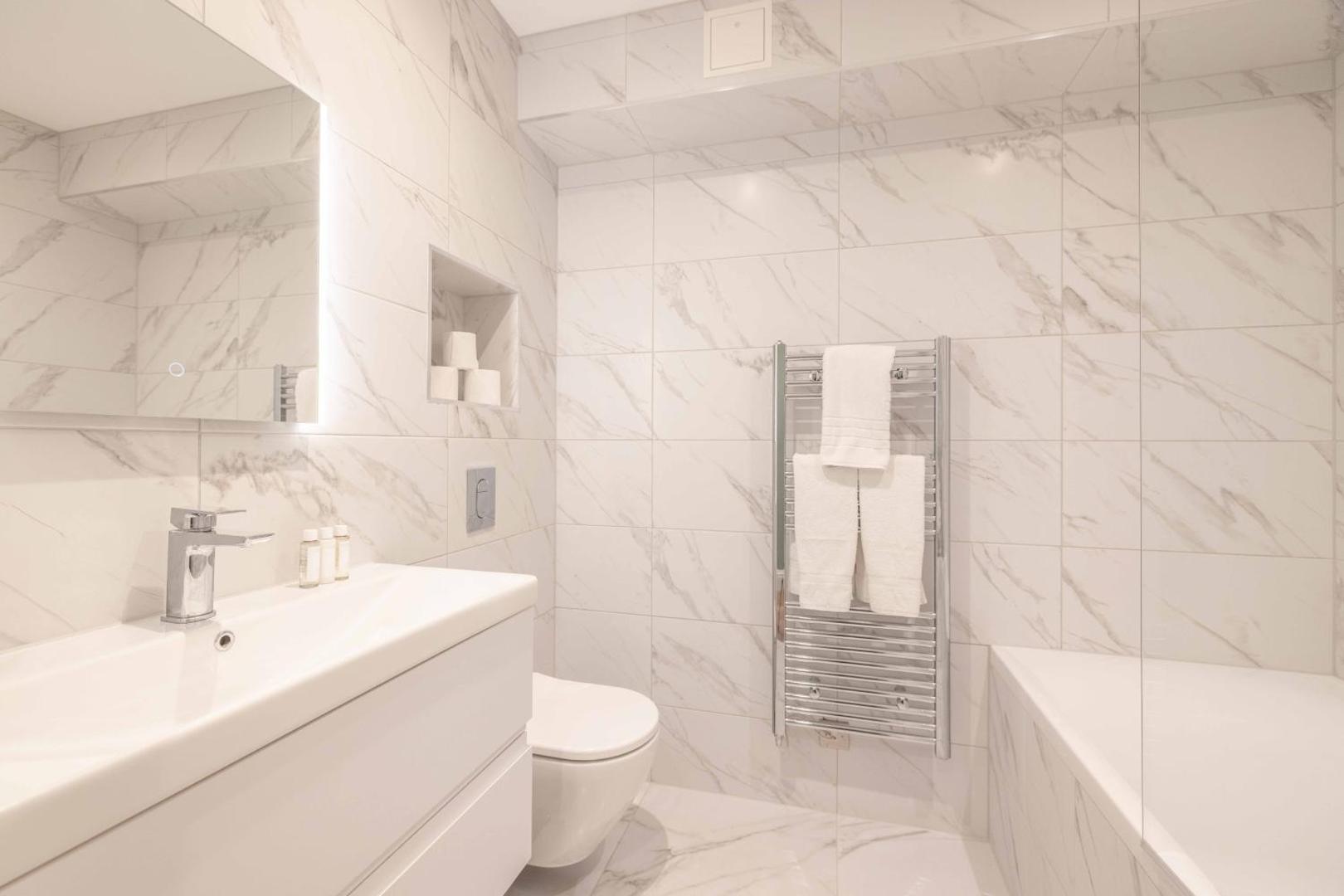 Fotografie 8: Escape in Style to Windsor with Free Parking - By Tempstay