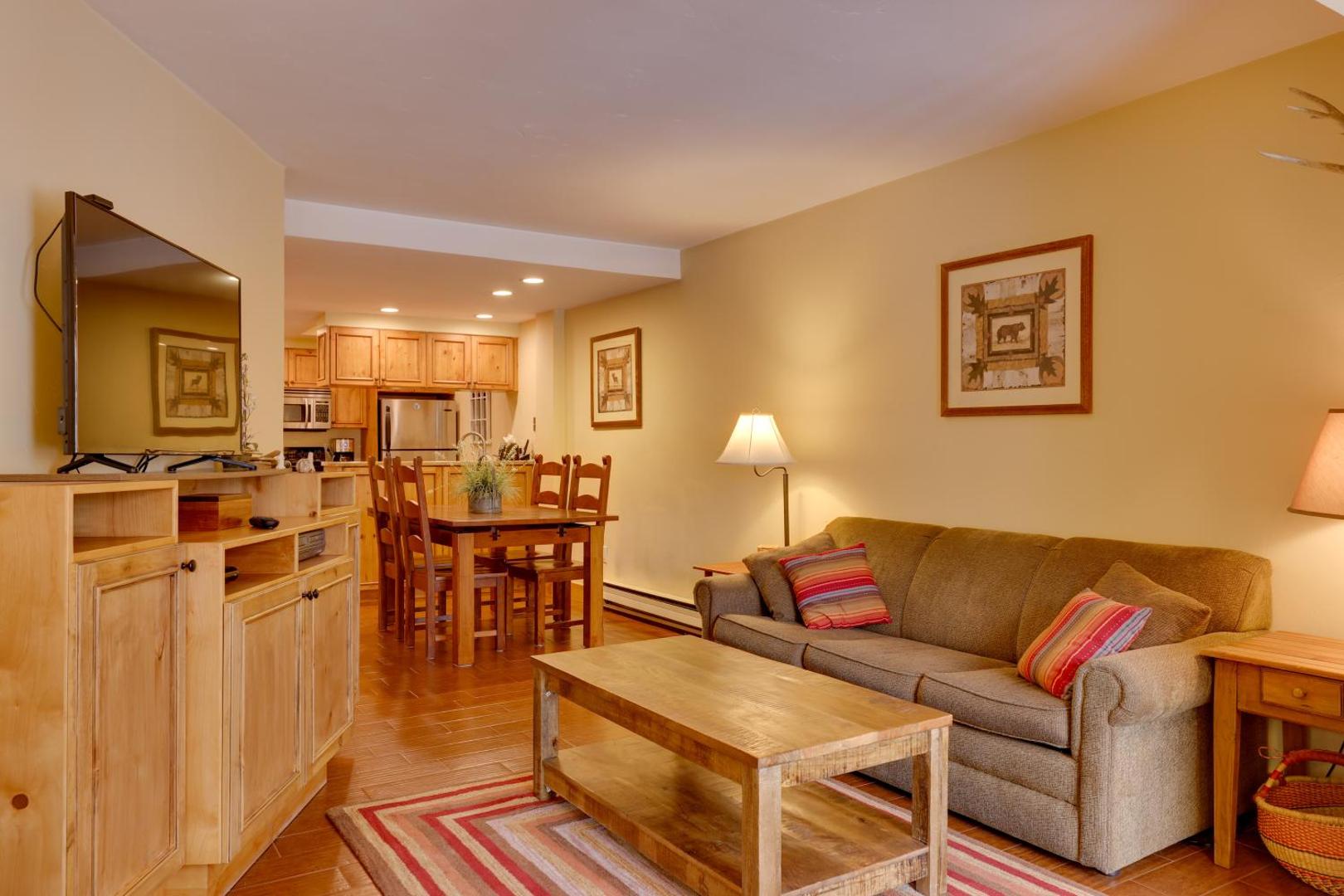 Foto 5: Condo with Hot Tub Access - Quick Bus Trip to Ski!