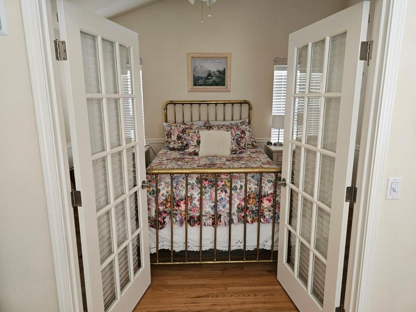 Zdjęcie 3: Charming, Private Cottage in Myrtle Creek