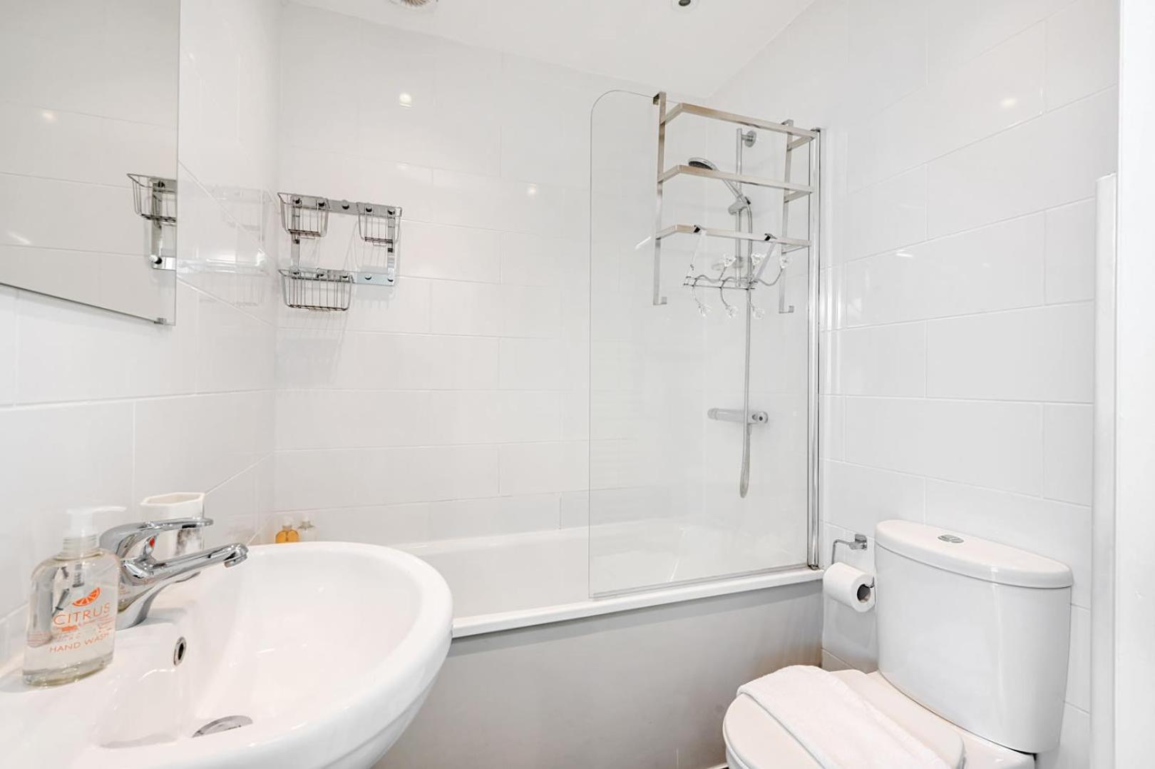 Zdjęcie 4: Host & Stay - Blue Bolthole on Vicarage Lane