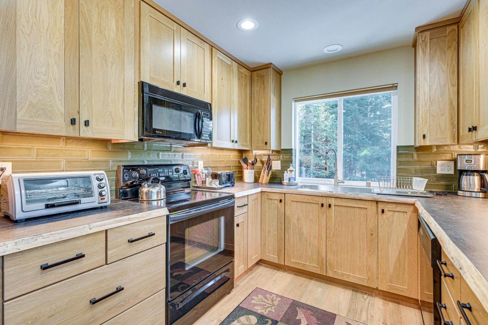 Foto 7: Mtn-View Packwood Cabin: Hot Tub, Deck & Fire Pit
