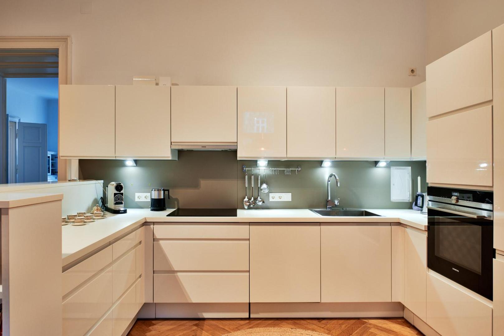 Foto 9: Spacious & Elegant, ideal location
