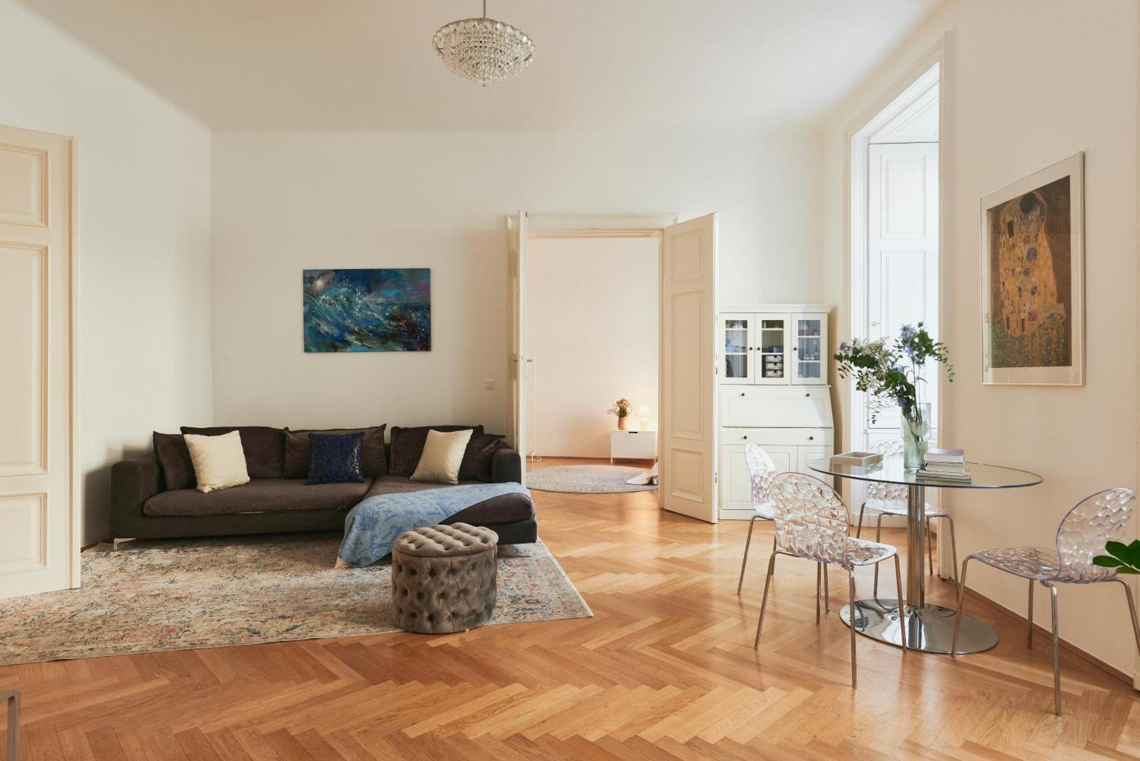 Foto 5: Spacious & Elegant, ideal location