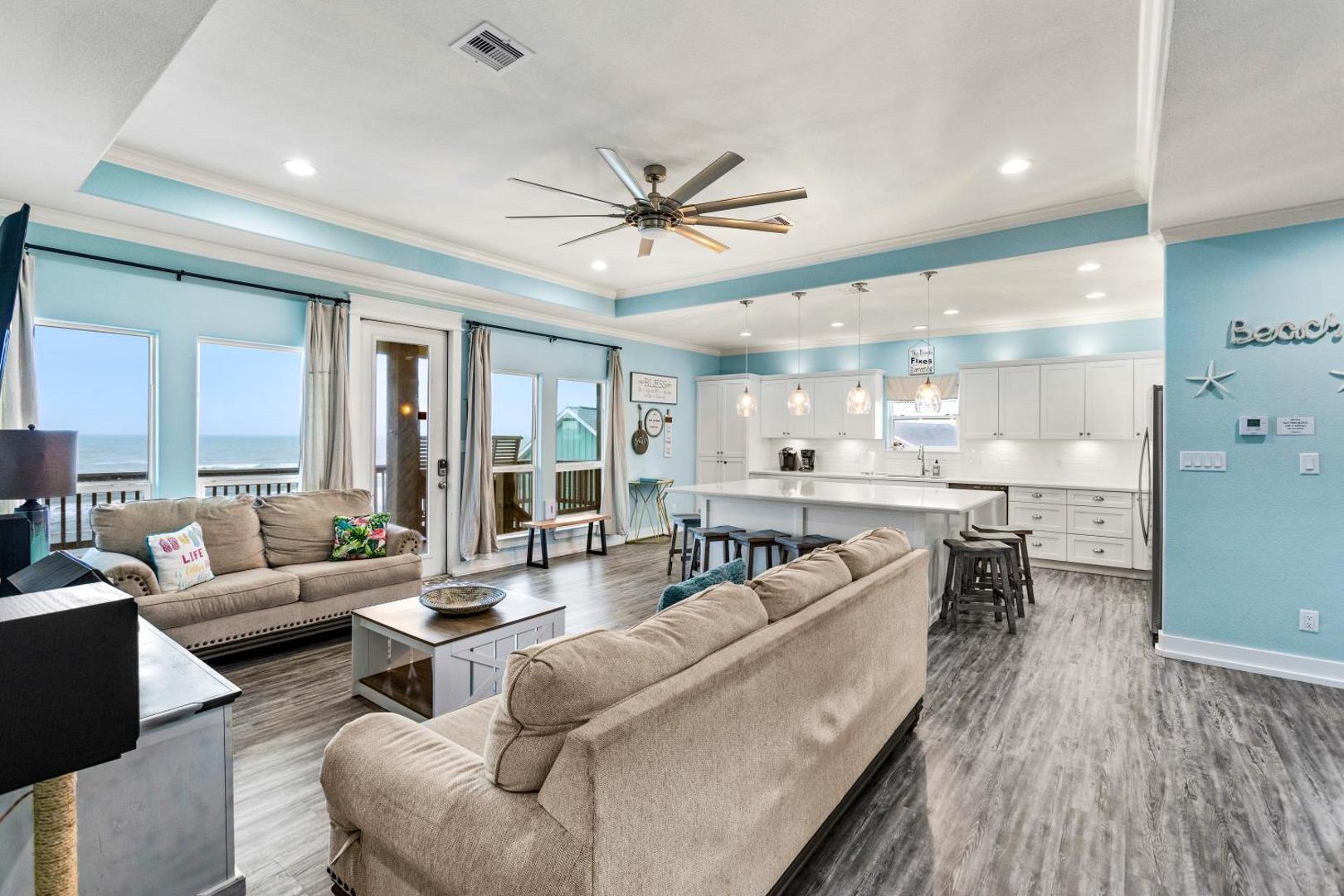 Фотография 3: Waves & Whiskey Beachfront HotTub Double Decks! Tiki Bar