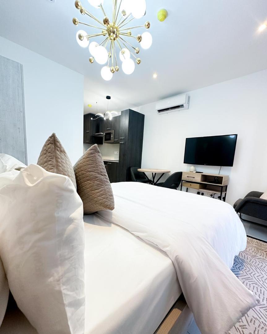 Foto 6: RT PROPERTIES at LOXWOOD HOUSE