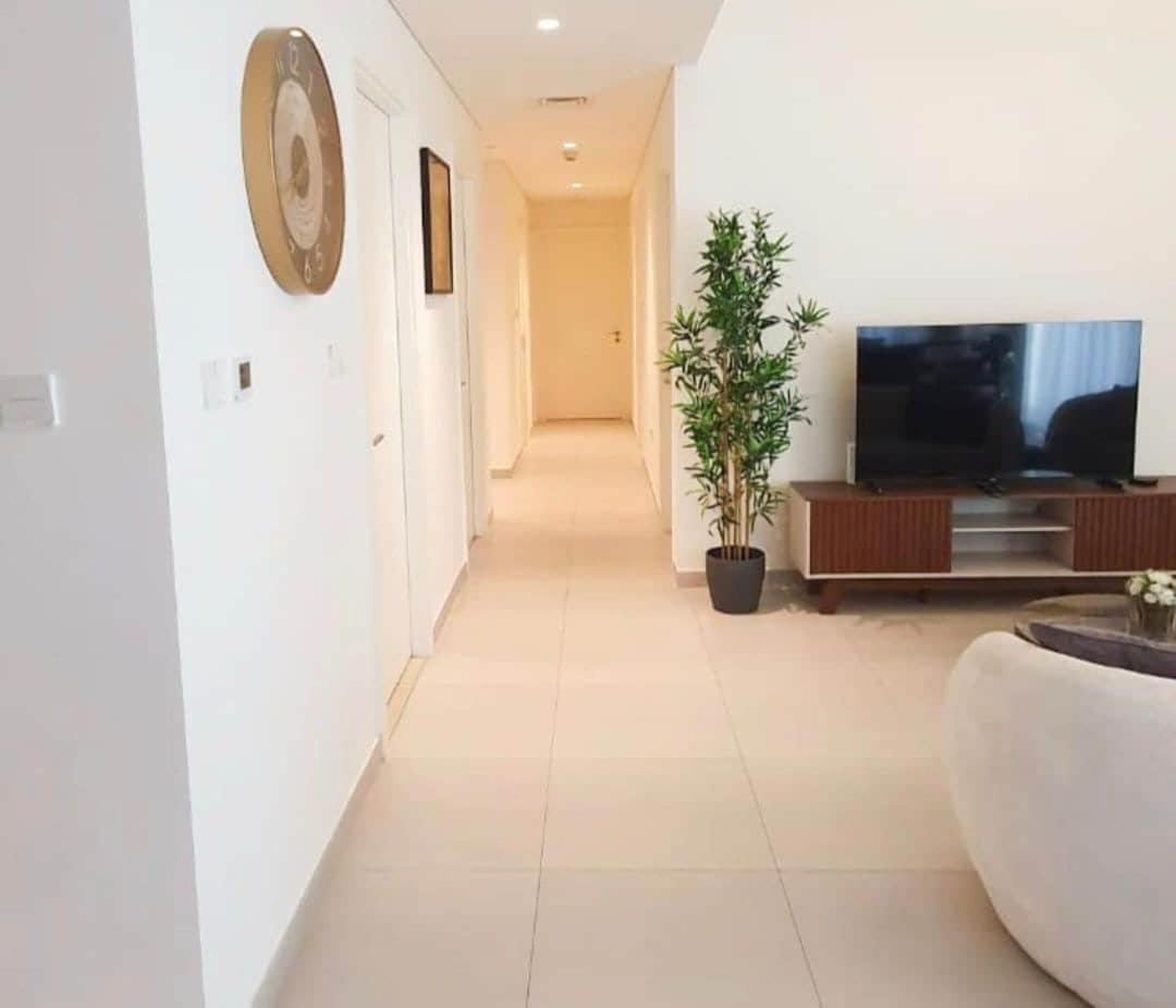 Fotografie 4: Spacious 3BR, Private Beach Access