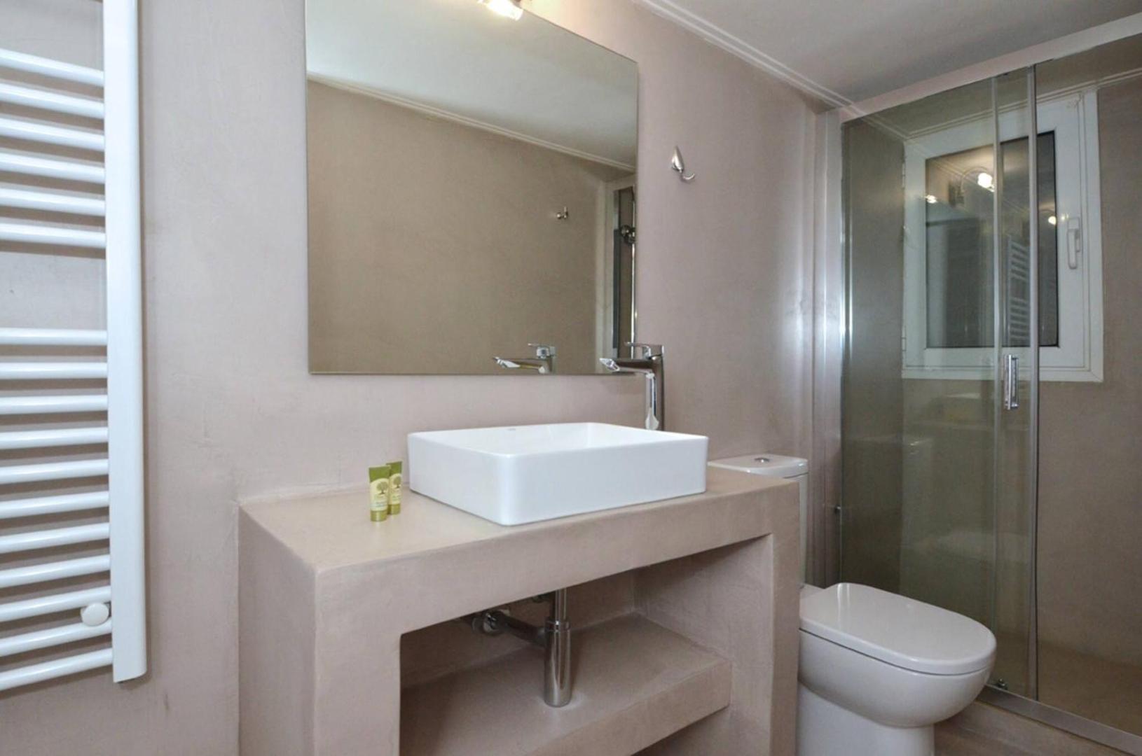 Φωτογραφία 5: Studio in the heart of Athens, next to Metro &...