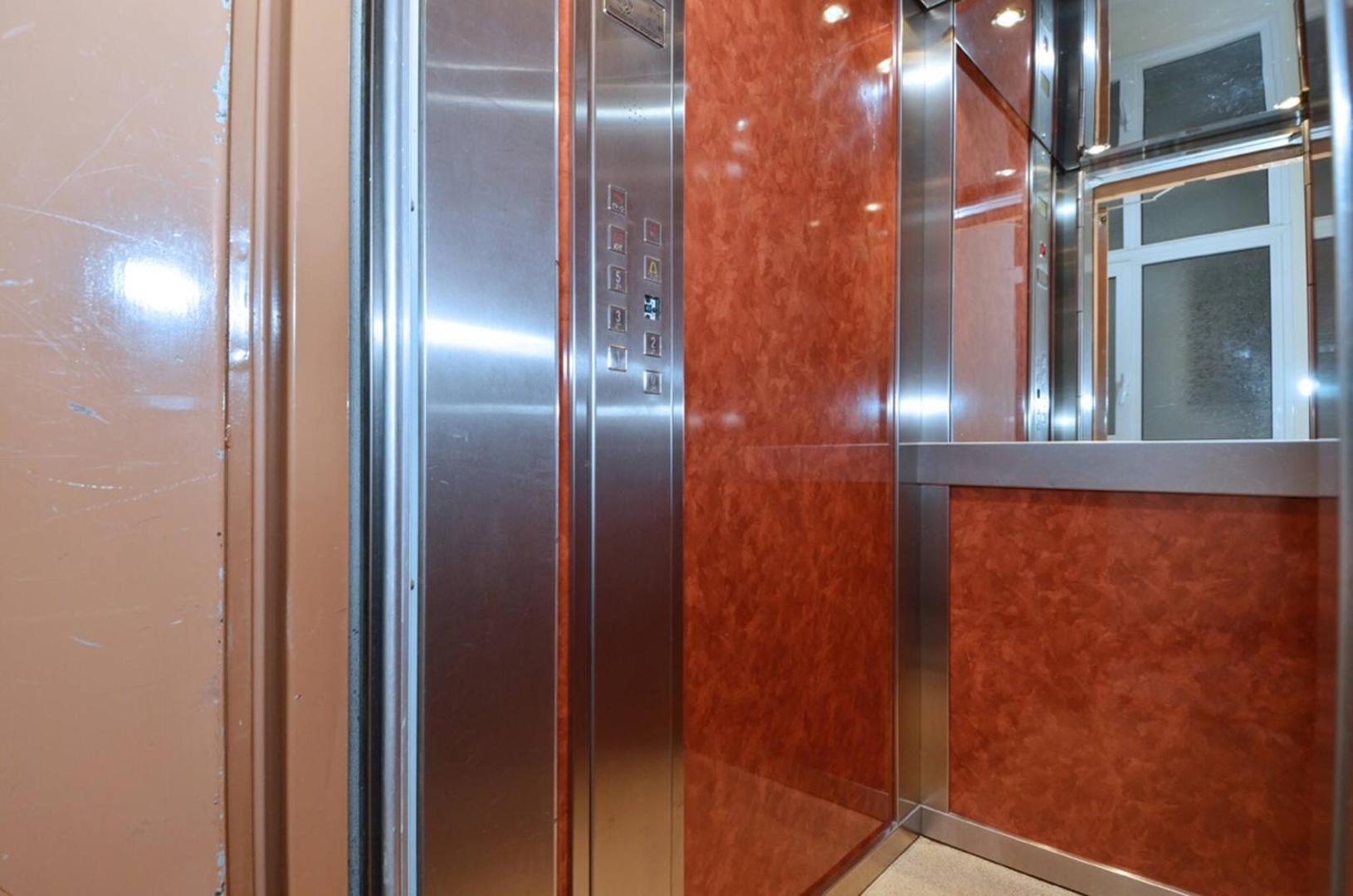 Φωτογραφία 8: Studio in the heart of Athens, next to Metro &...