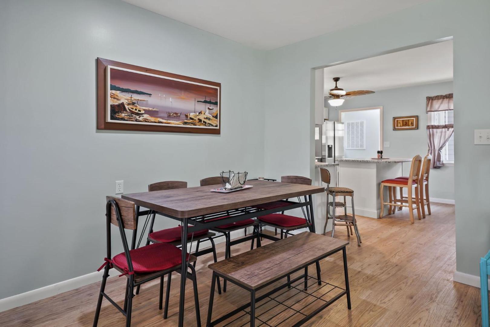 Photo 10 : Escape at Deep Hole Hideaway - Pet friendly duplex!