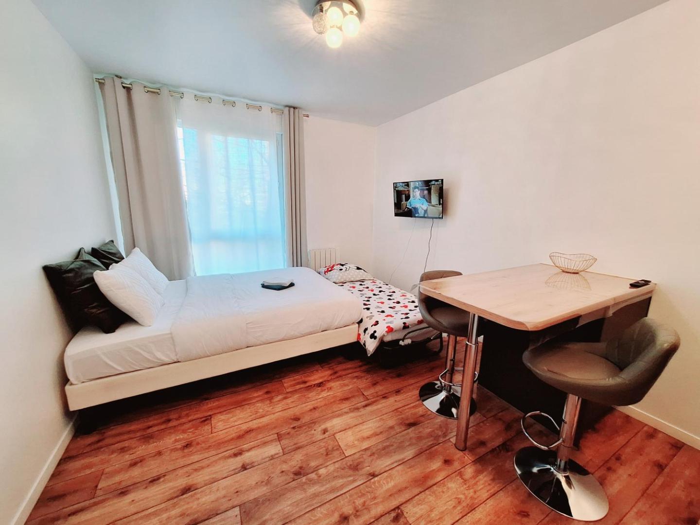 Billede 10: Studio ALPHA - 2min by train to Disneyland OR 20min walk - 5min walk to Val d'Europe station