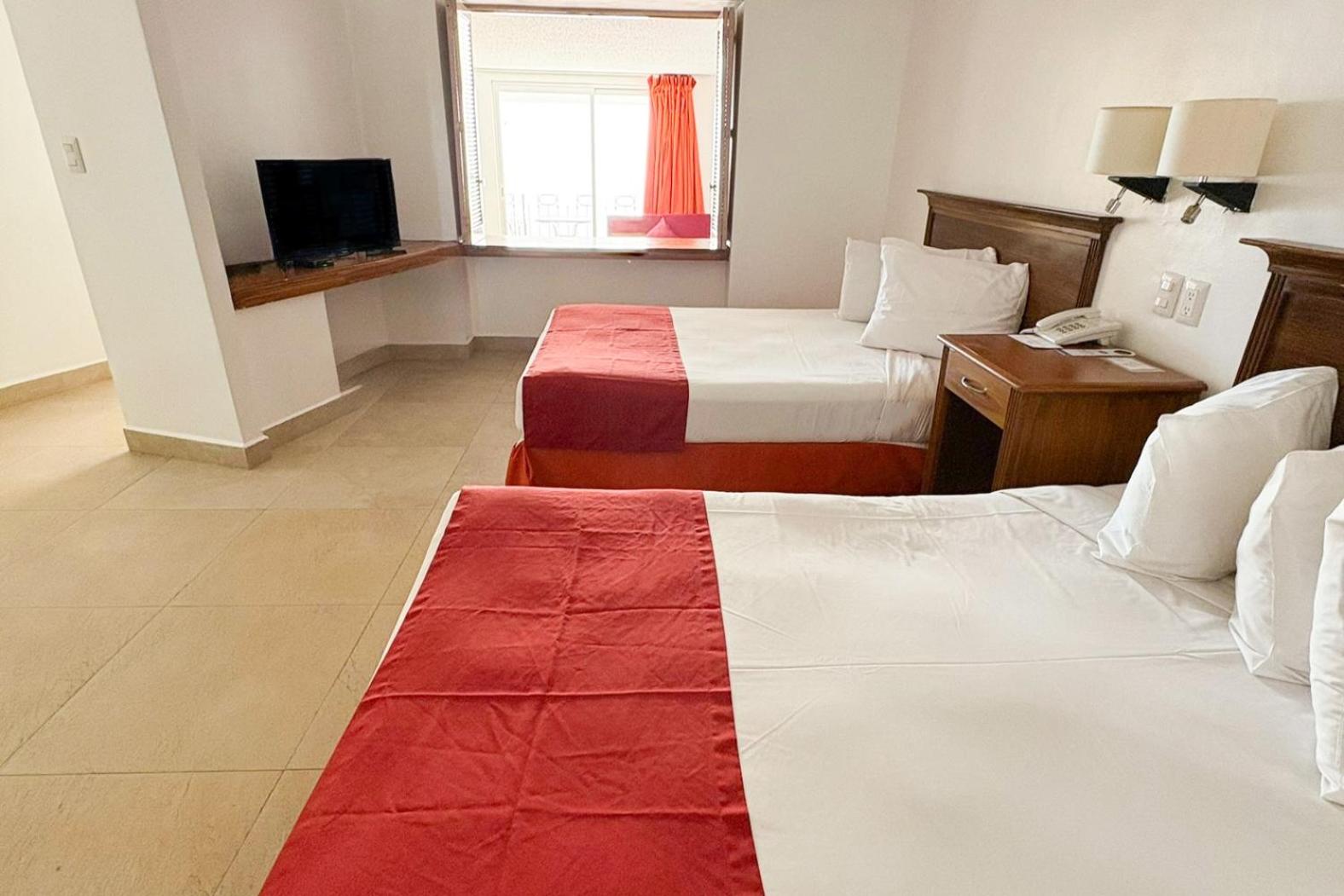 Bilde 7: Spacious, comfortable, and with beach access!