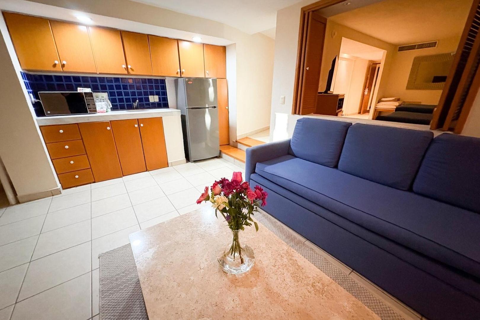 Kuva 9: Ocean access and resort amenities!