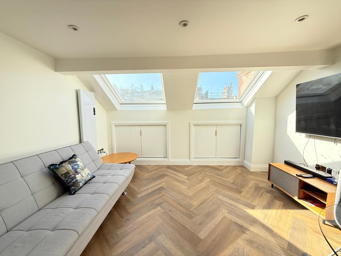 Billede 2: Central, Modern, Westfield, close to Tube station