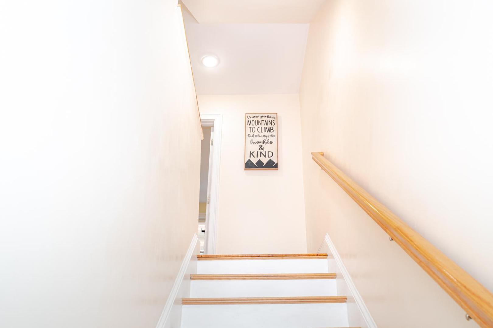 Zdjęcie 8: 39 - 3BR Quincy - Stunning Townhouse near Adams